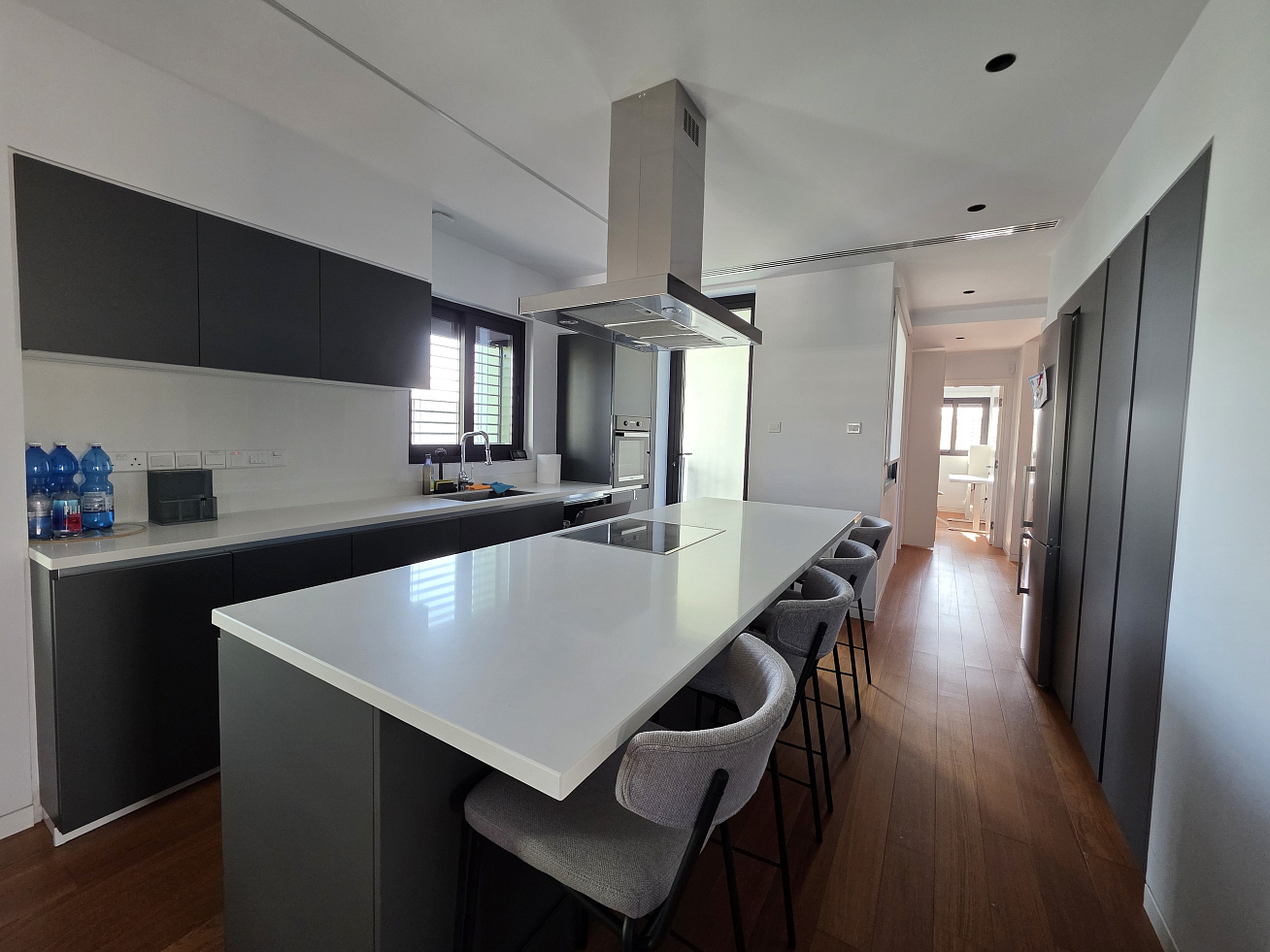 Apartment, 4 bedrooms — 3
