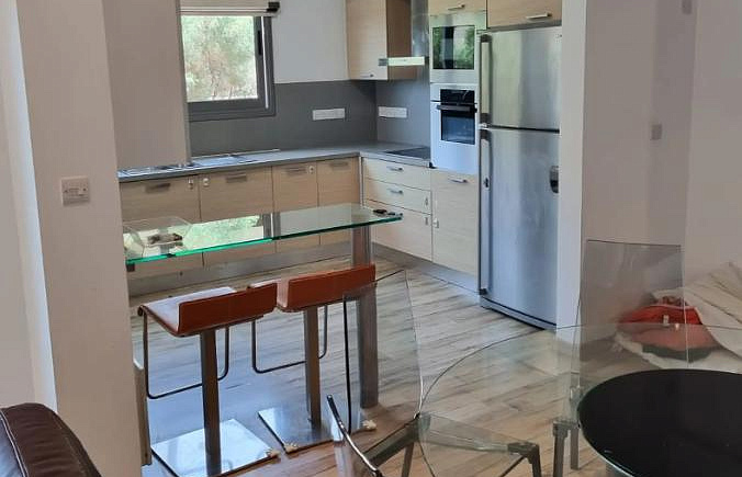 3-bedroom apartment in Mesa Geitonia, Limassol — 6
