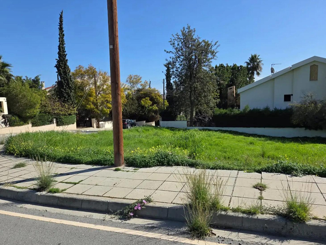 Земля в Лимассоле