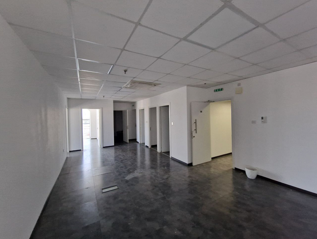 Офис на Кипре