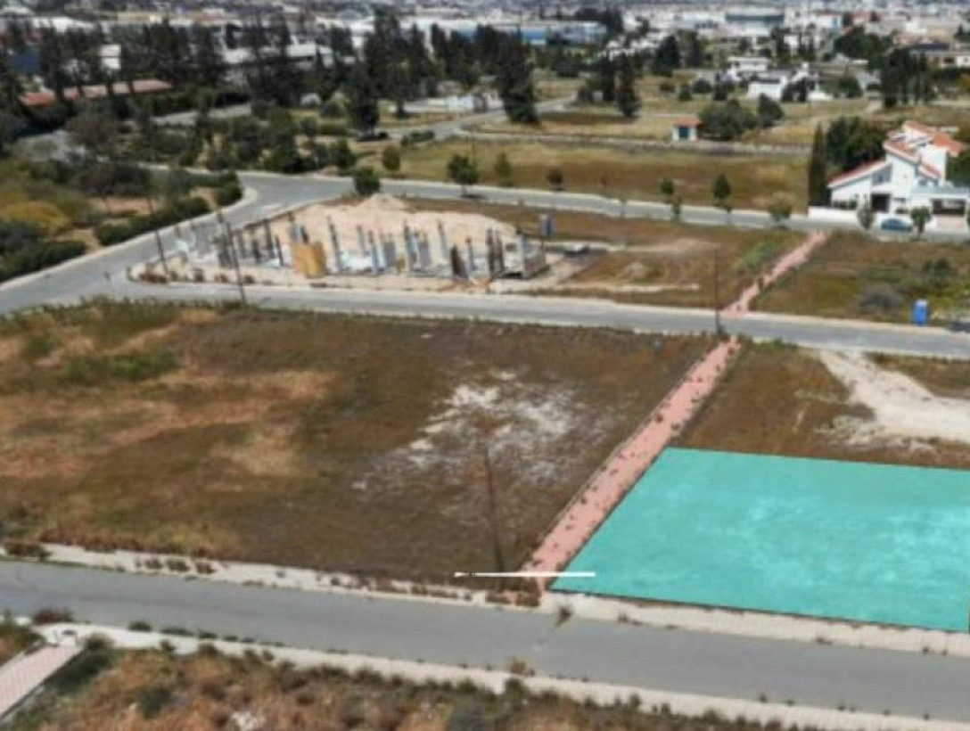 Земля в Никосии