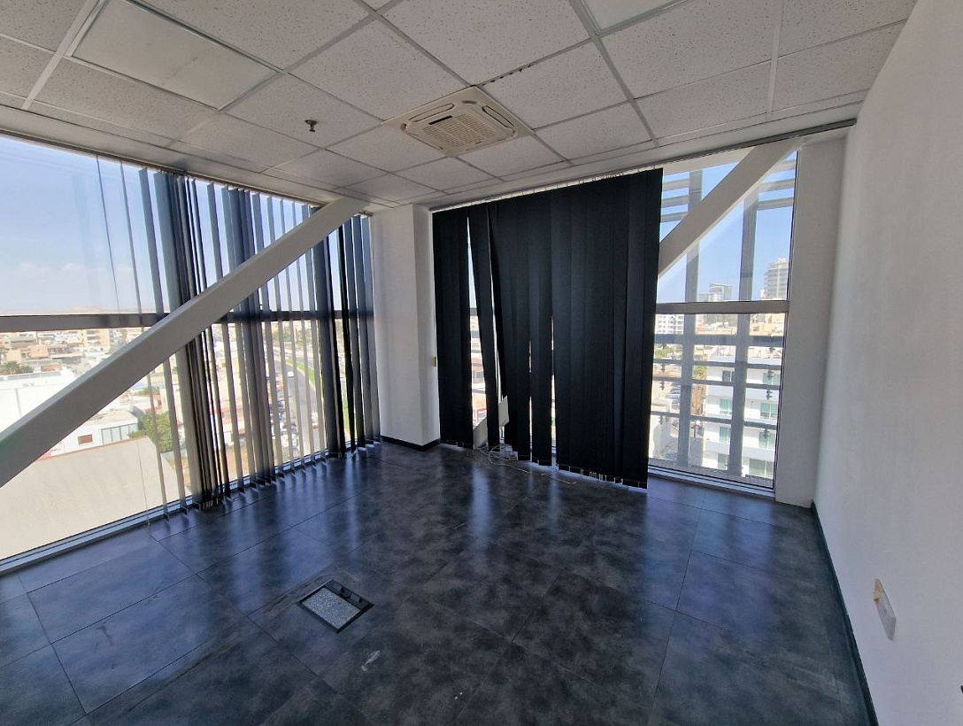 Офис на Кипре