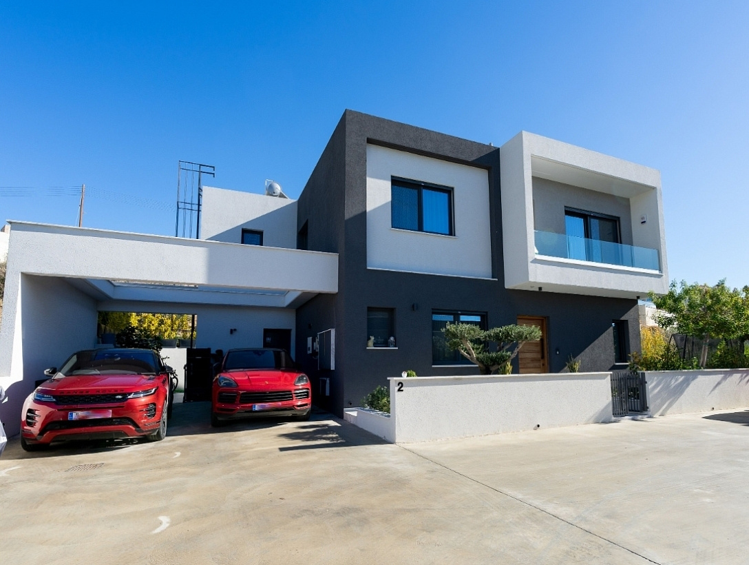 New villa in Limassol