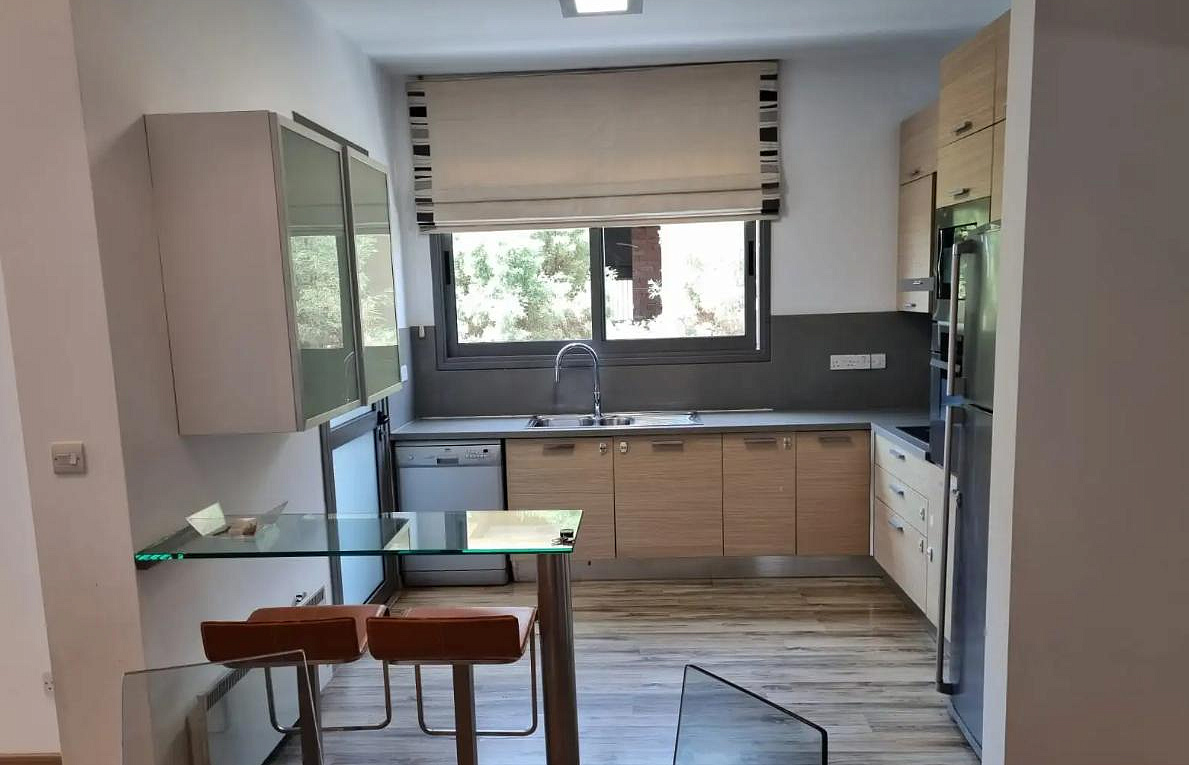3-bedroom apartment in Mesa Geitonia, Limassol — 5