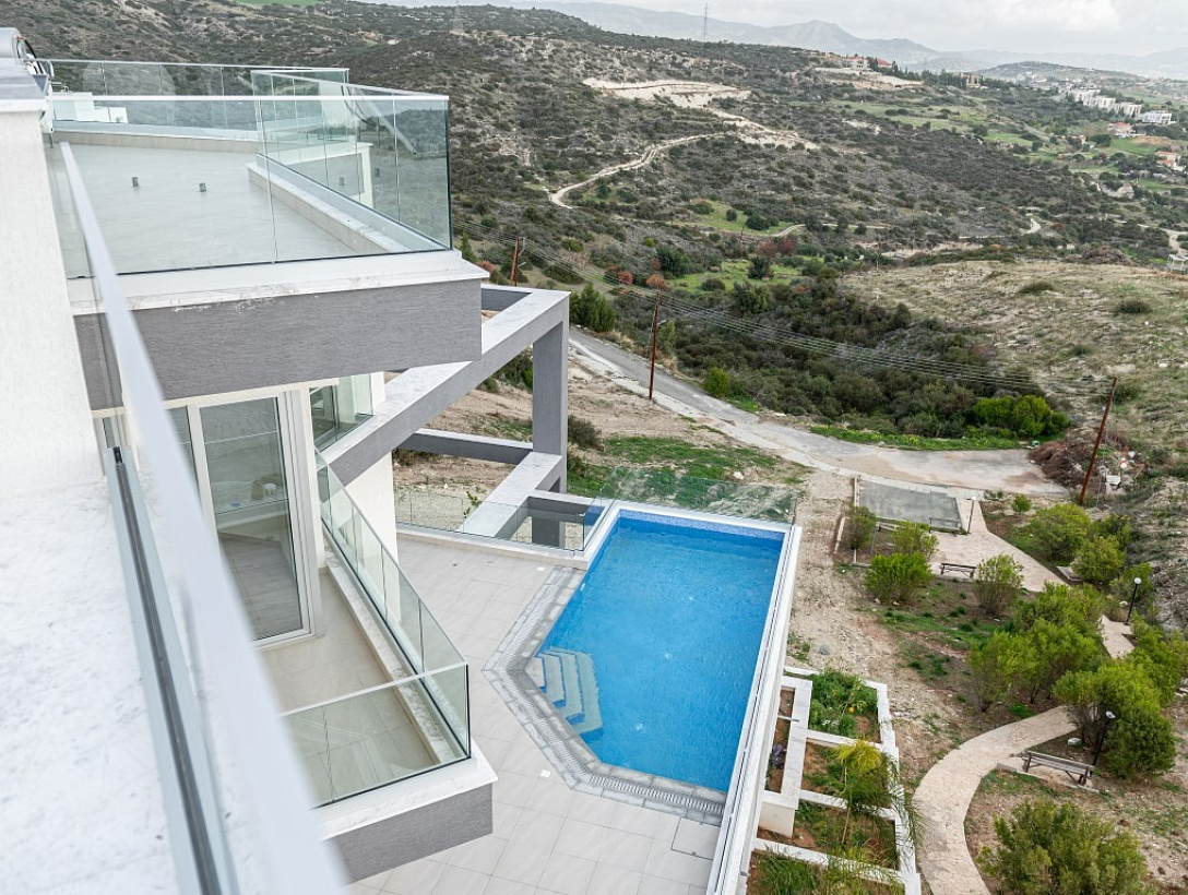 New villa in Limassol