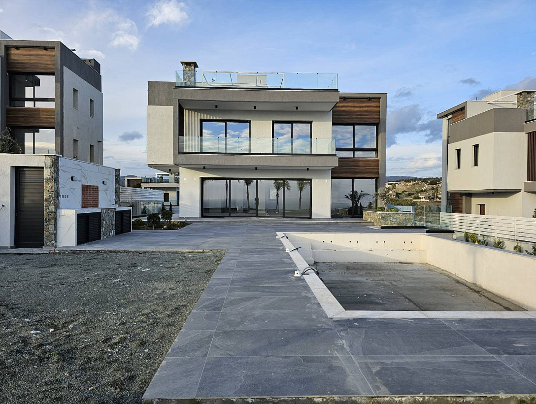 New villa in Limassol