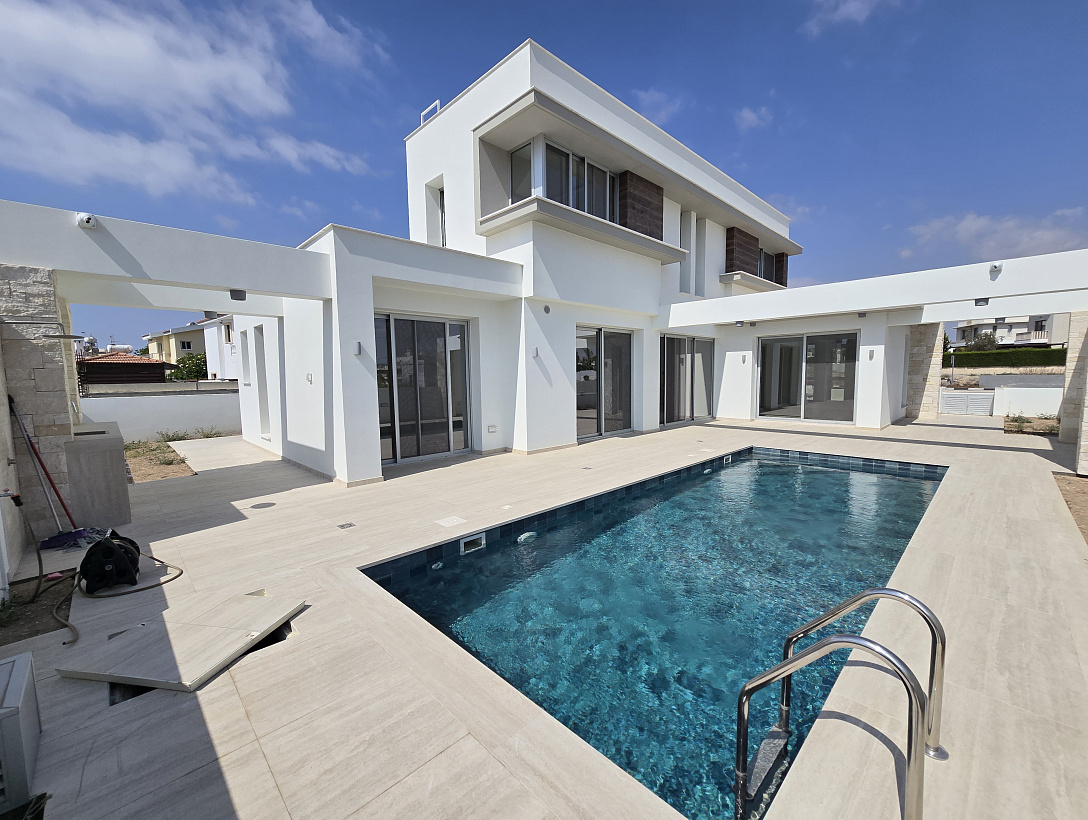 Новая вилла в Ларнаке