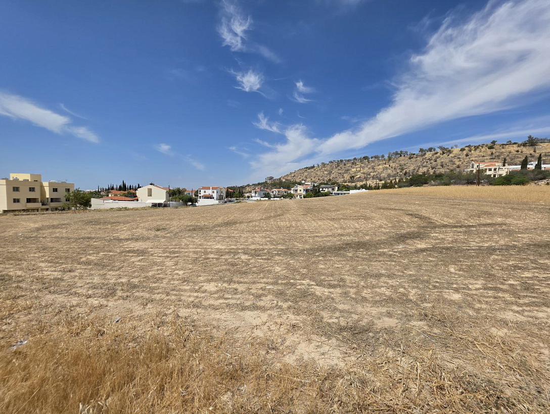 Land in Larnaca