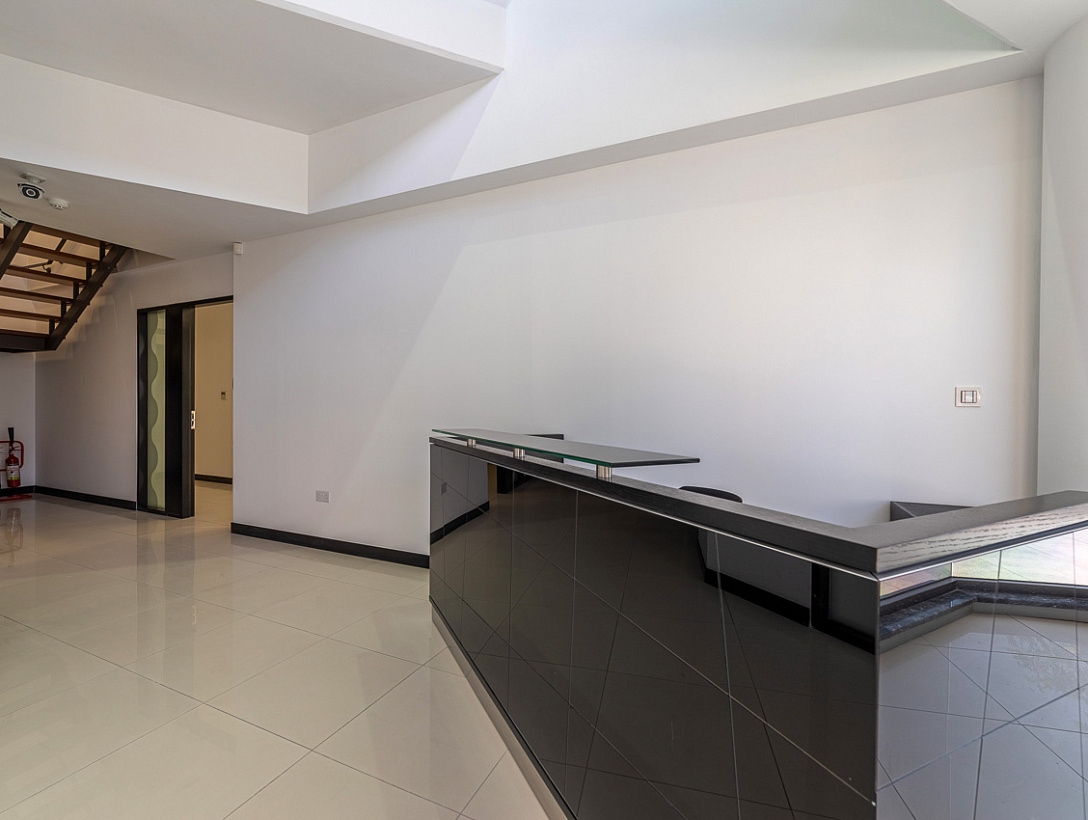 Офис на Кипре