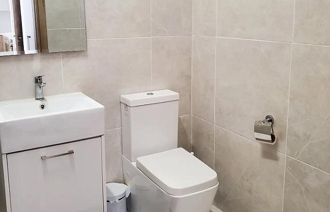 1-bedroom apartment in Mesa Geitonia, Limassol — 5