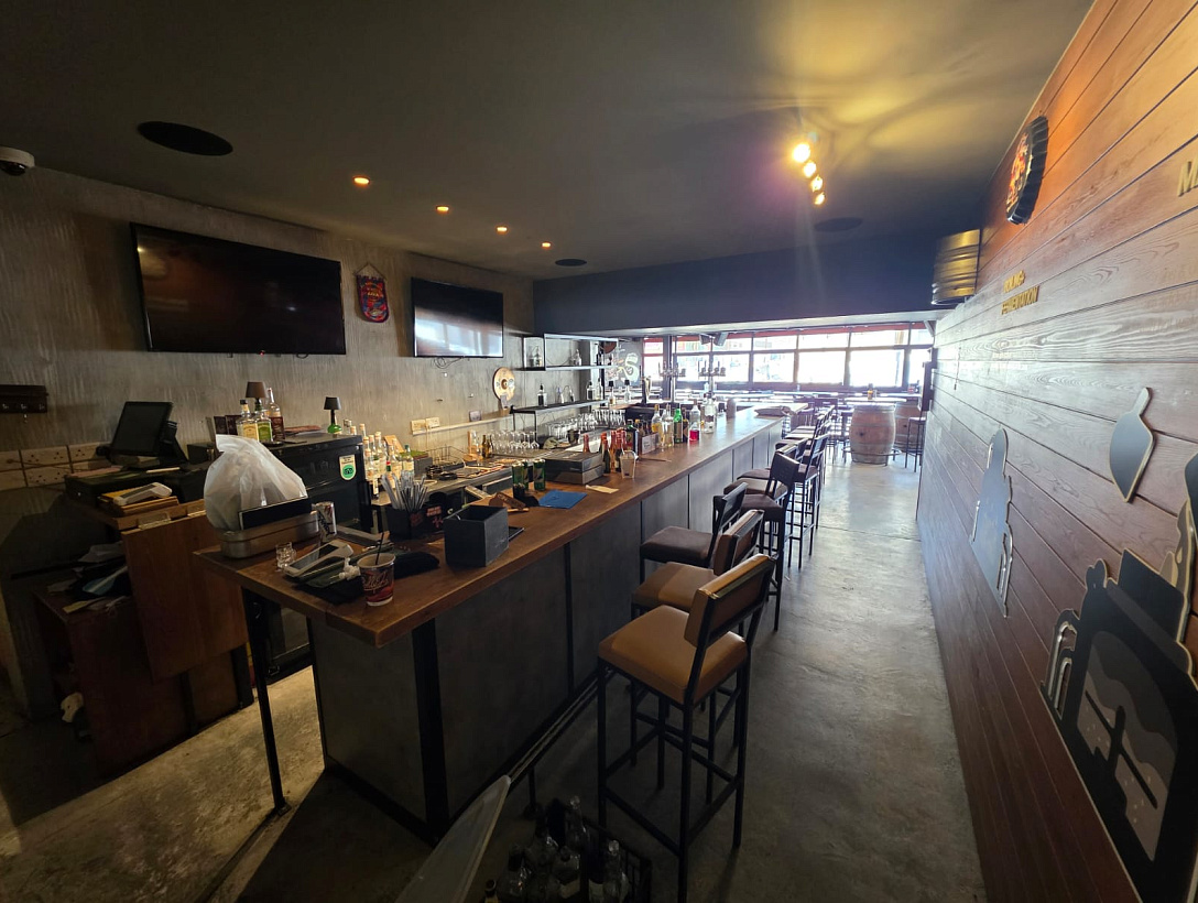 Полностью оборудованный бар и ресторанный бизнес в Лимассоле