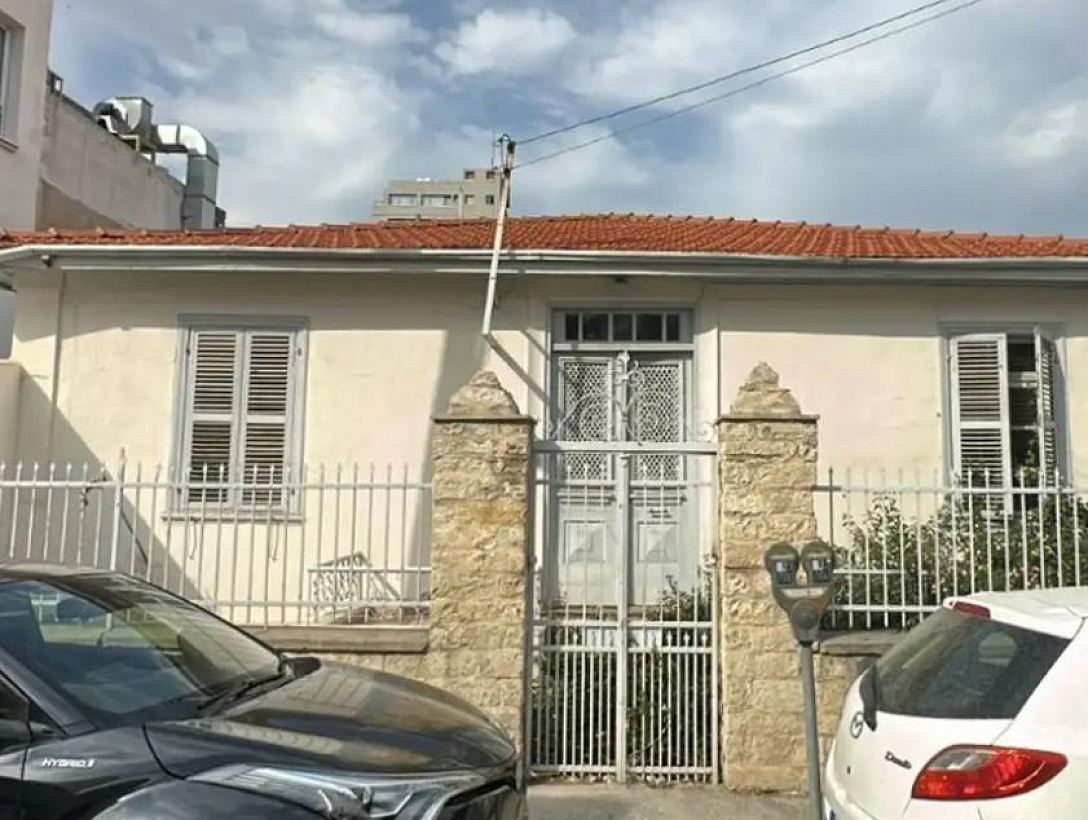 Коммерческое здание в Лимассоле