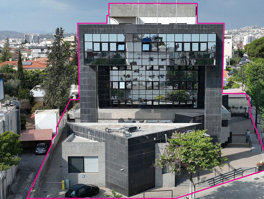 Коммерческое здание в Лимассоле