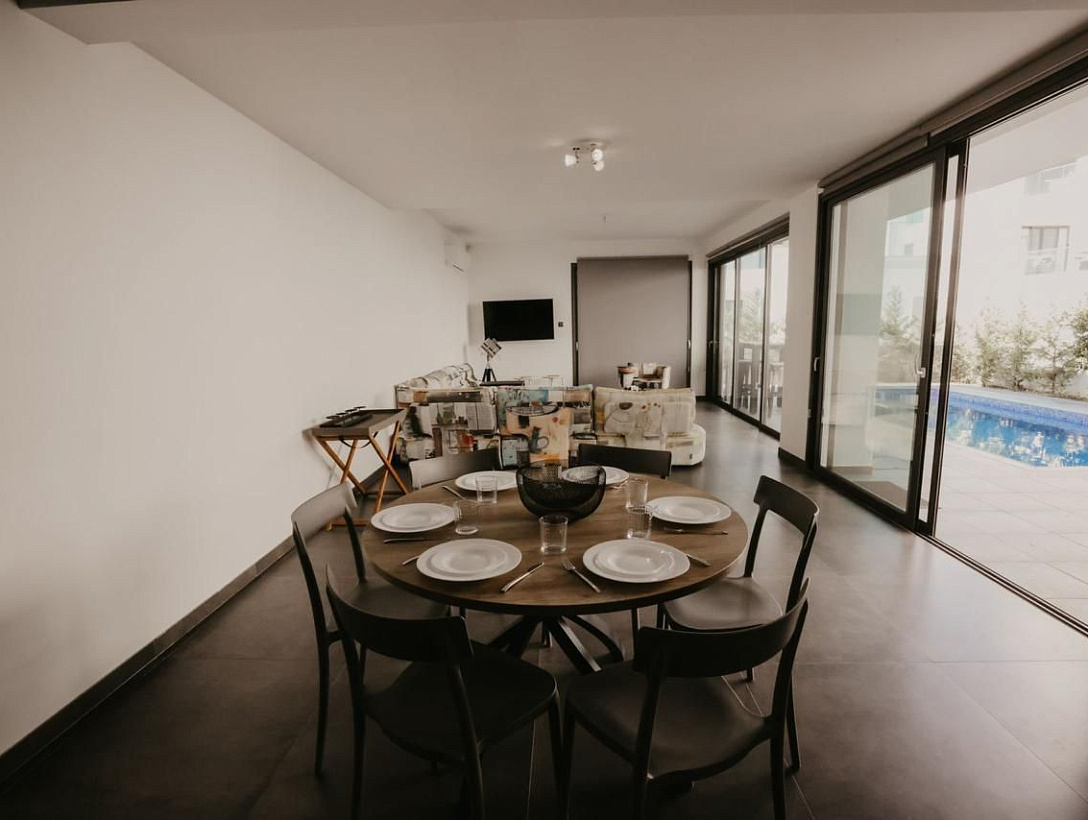 New villa in Larnaca