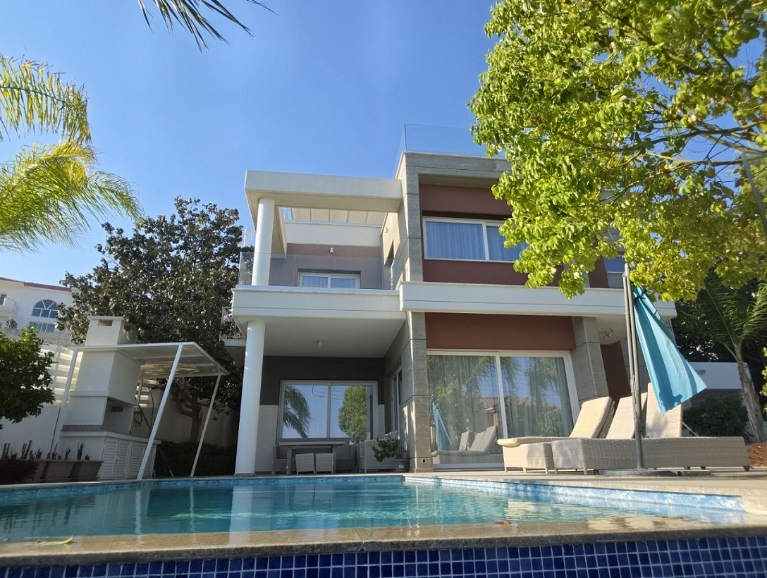 New villa in Limassol
