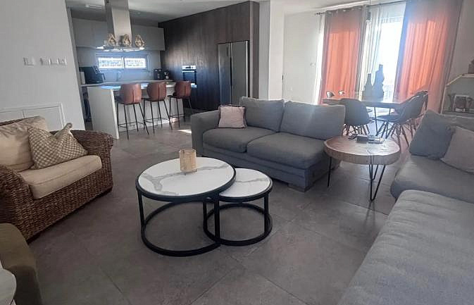 3-bedroom apartment in Zakaki, Limassol — 1