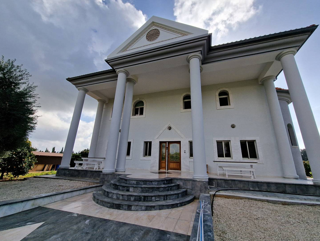 Коммерческое здание в Лимассоле