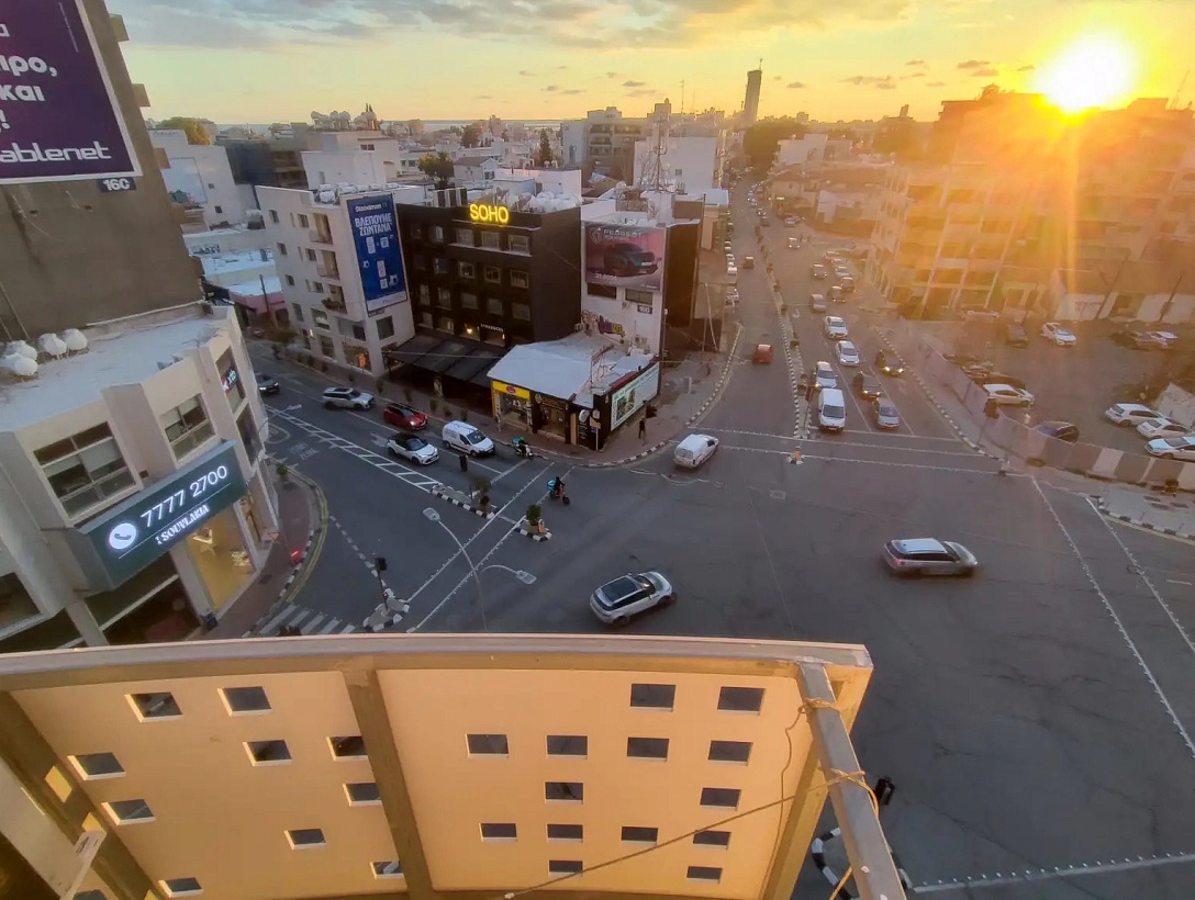 Офис на Кипре