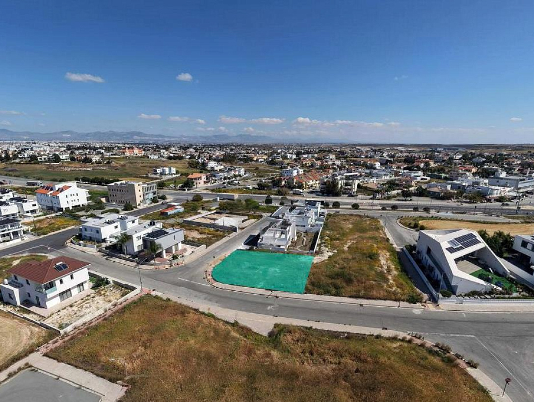 Земля в Никосии