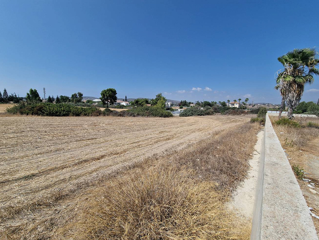 New land in Limassol
