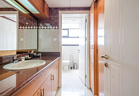 Apartment, 5 bedrooms — 76