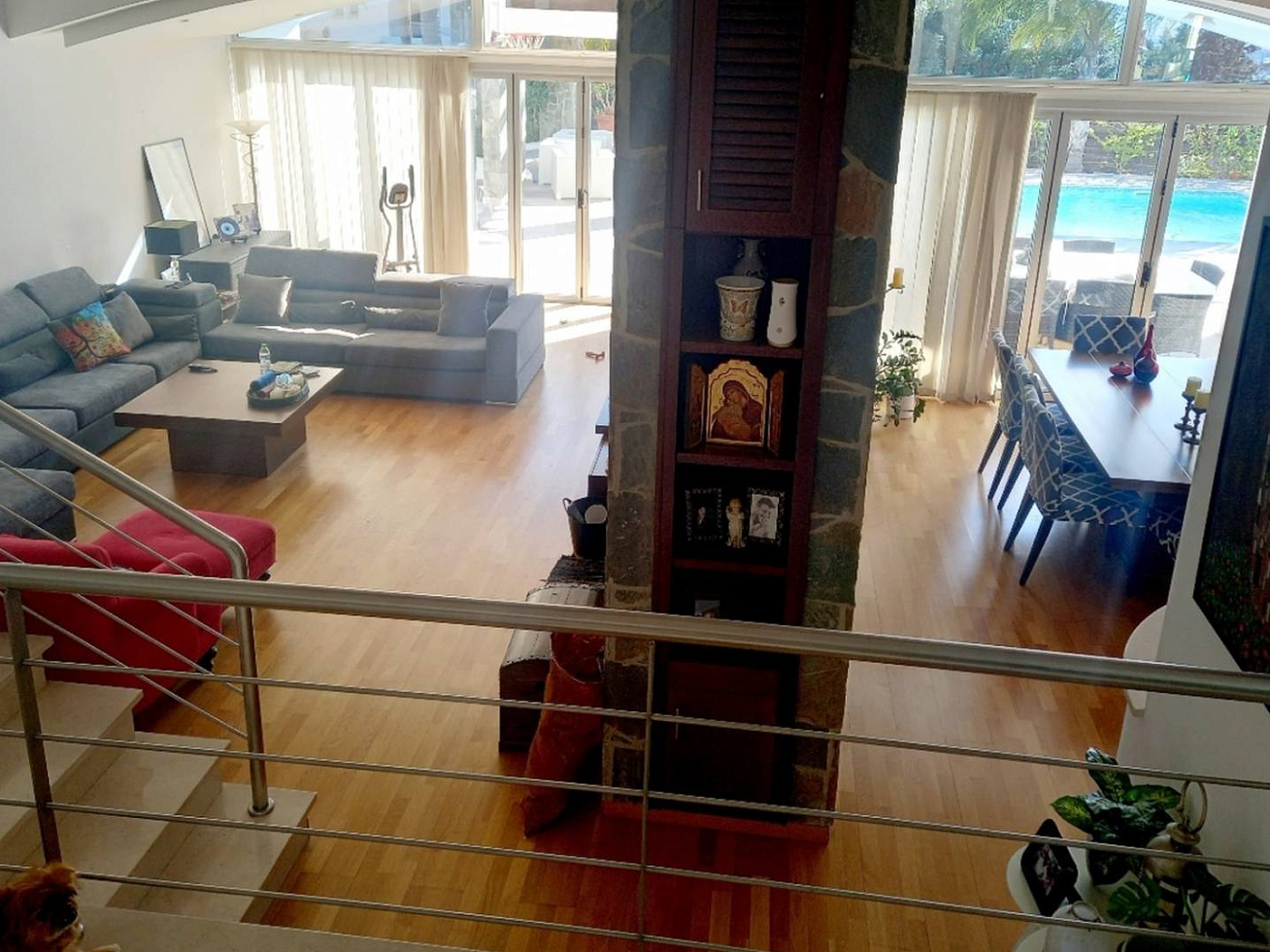 Photo 8