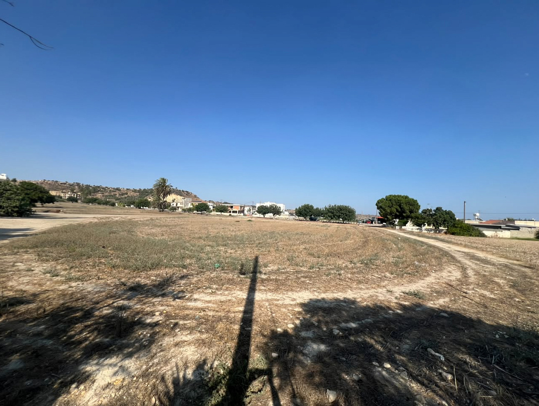 Land in Larnaca