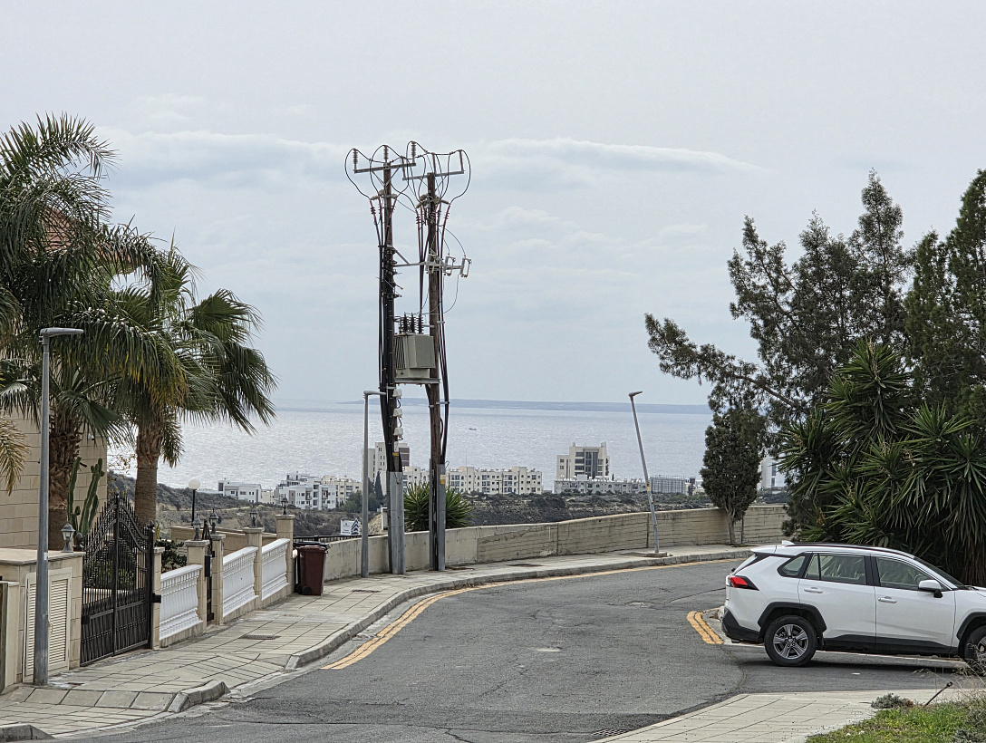 Земля в Лимассоле