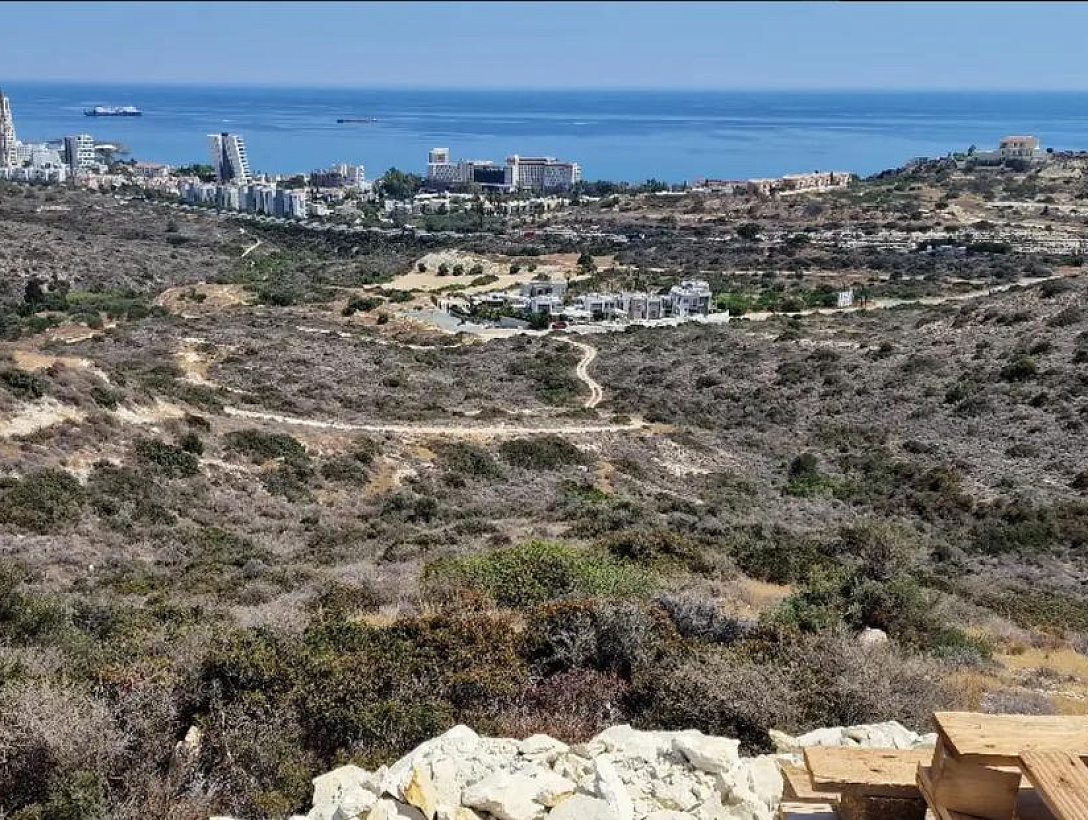 Земля в Лимассоле