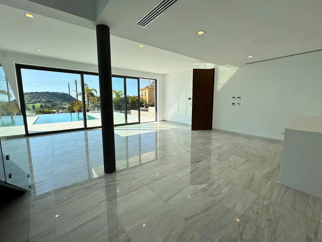 New villa in Limassol