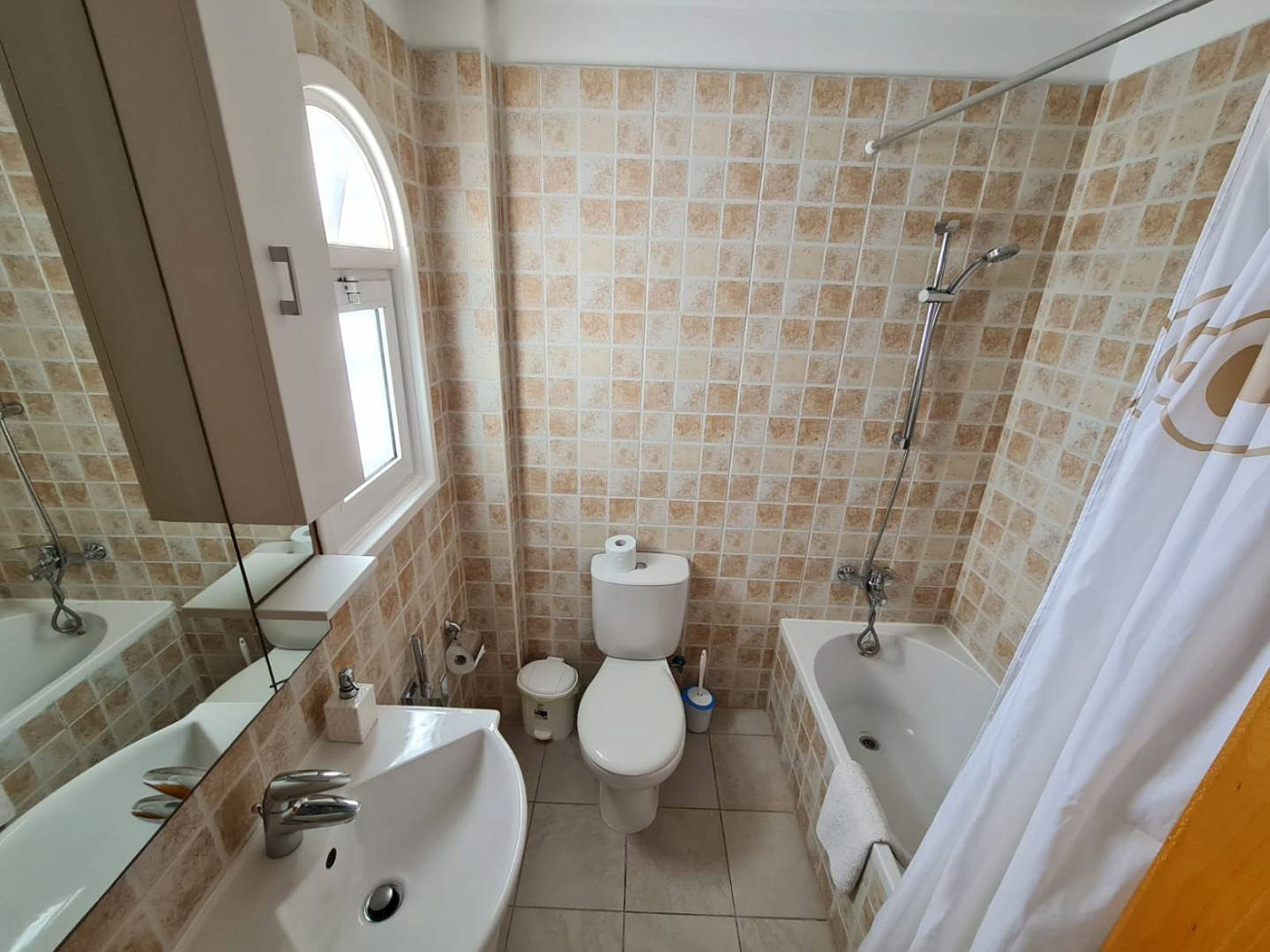 Photo 16