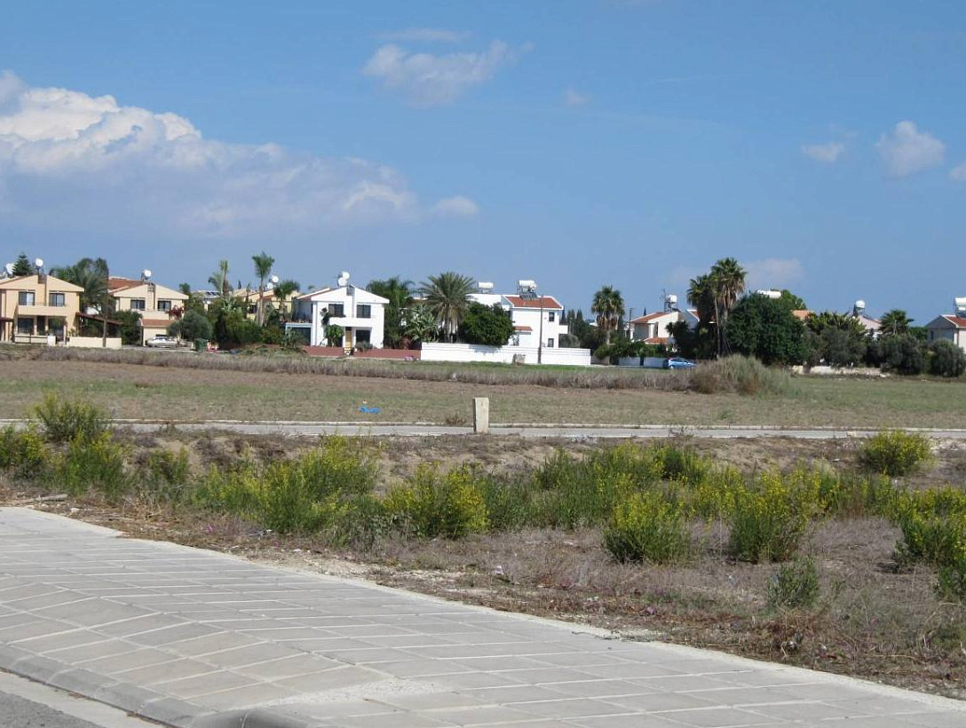 Land in Larnaca