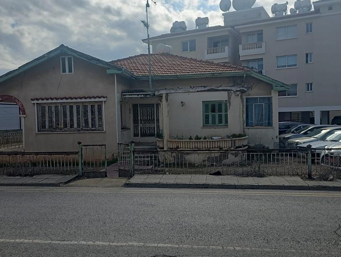 Земля в Пафосе