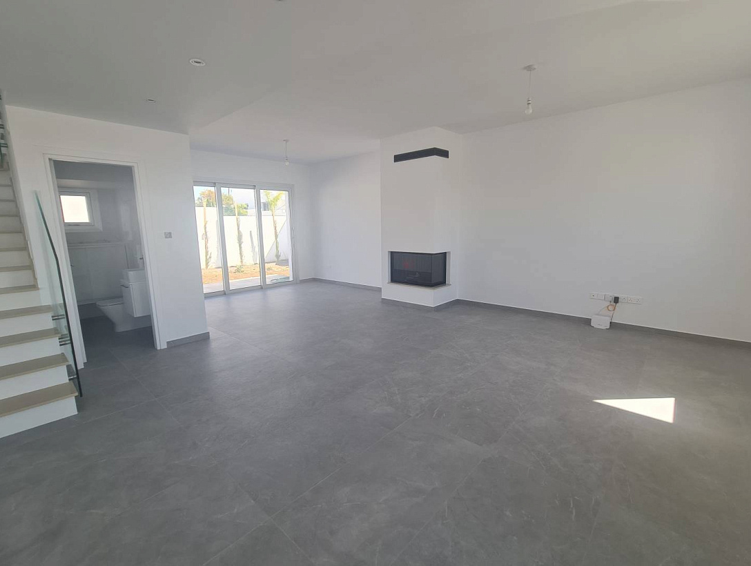 New villa in Larnaca