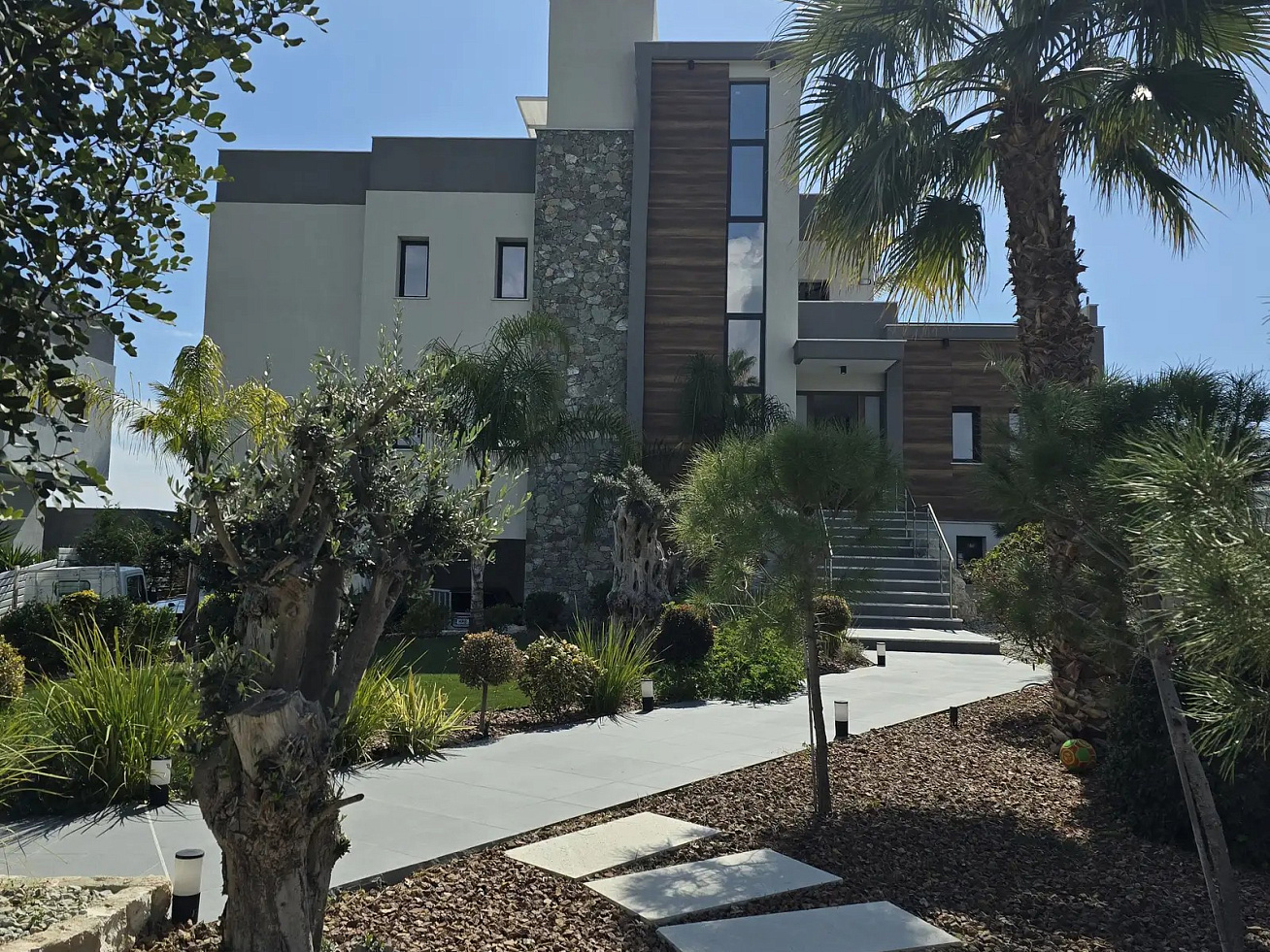Villa, 6 bedrooms — 9