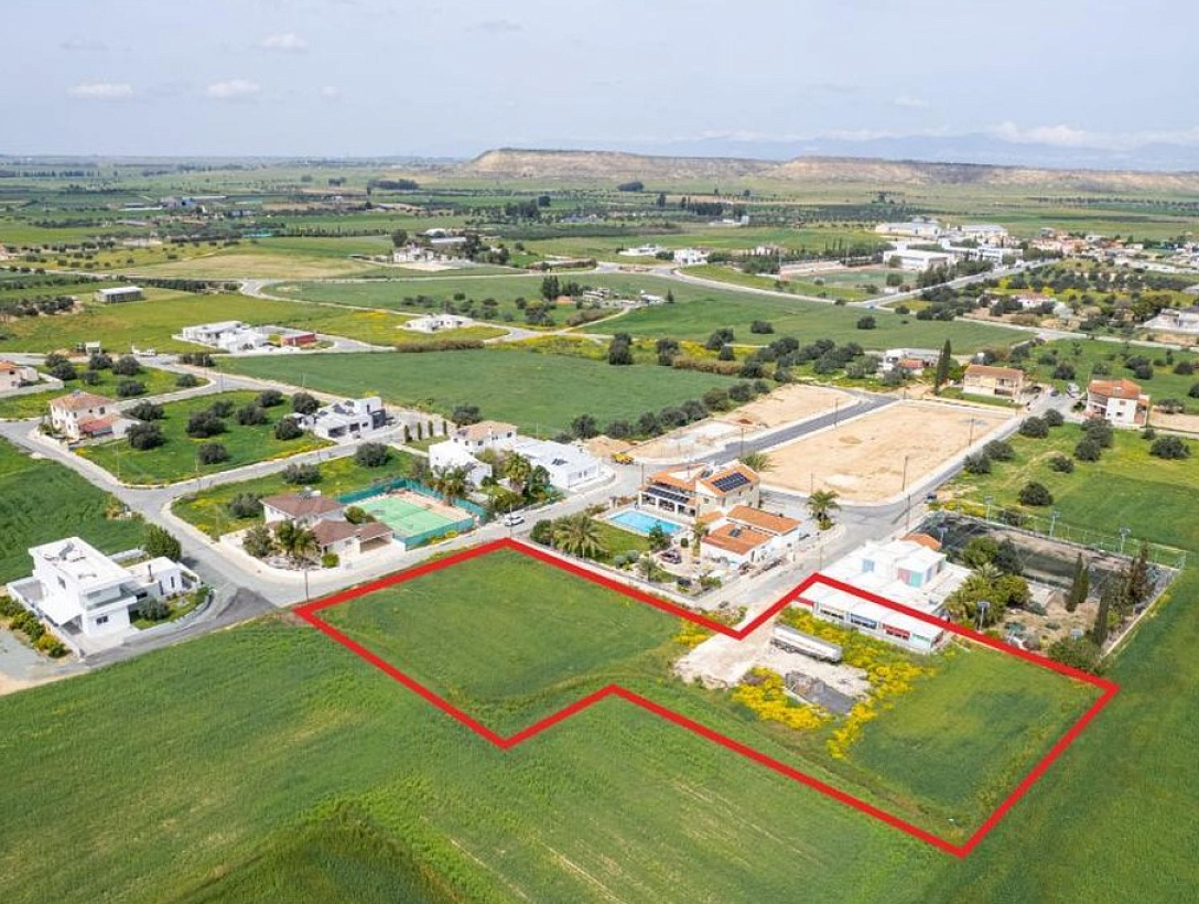 Land in Larnaca