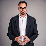 Maxim Artee