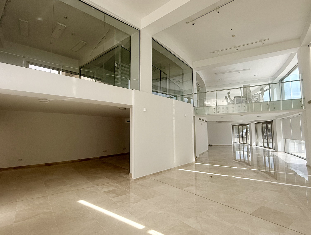 Коммерческое здание в Лимассоле