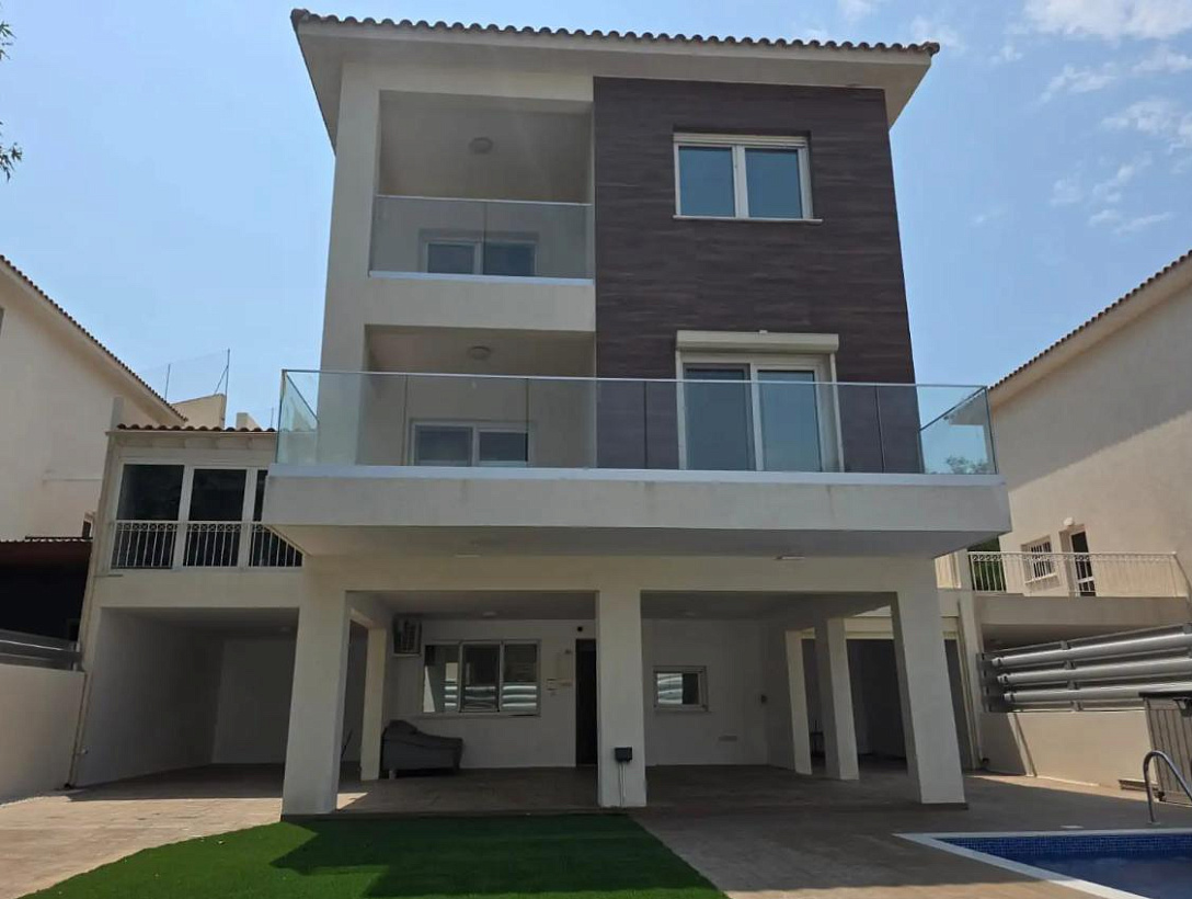 Apartment, 2 bedrooms — 35