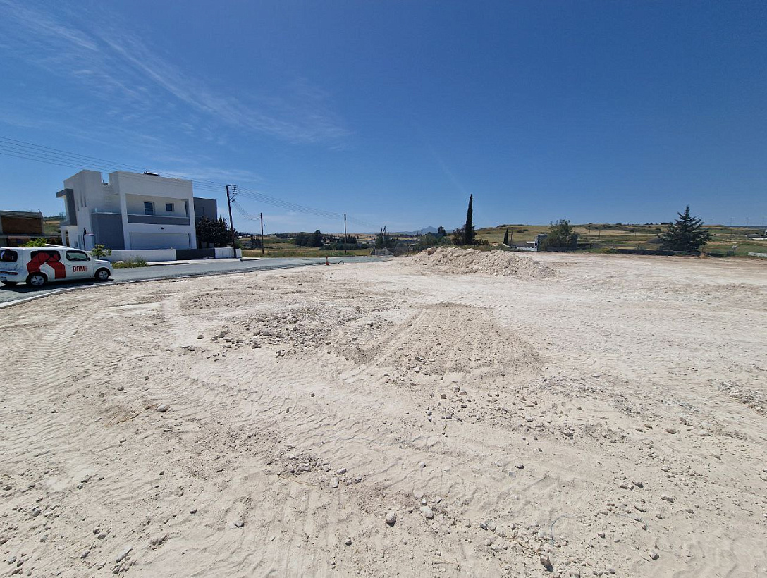 Land in Larnaca