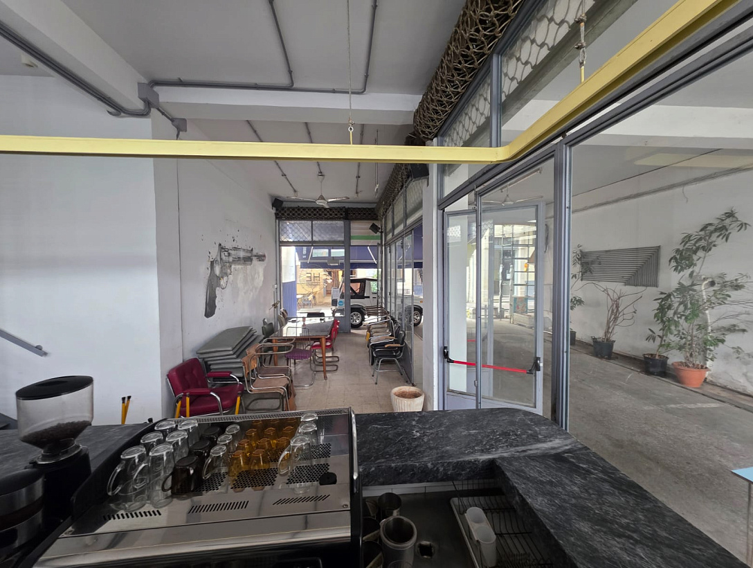 Бар / кофейня / снек-бар в самом центре старого города в Лимассоле