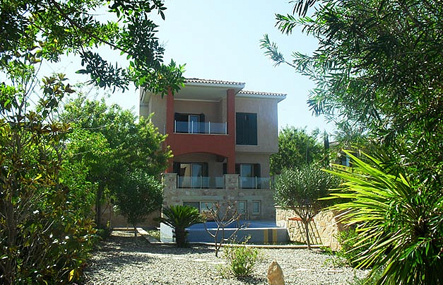 Photo 3