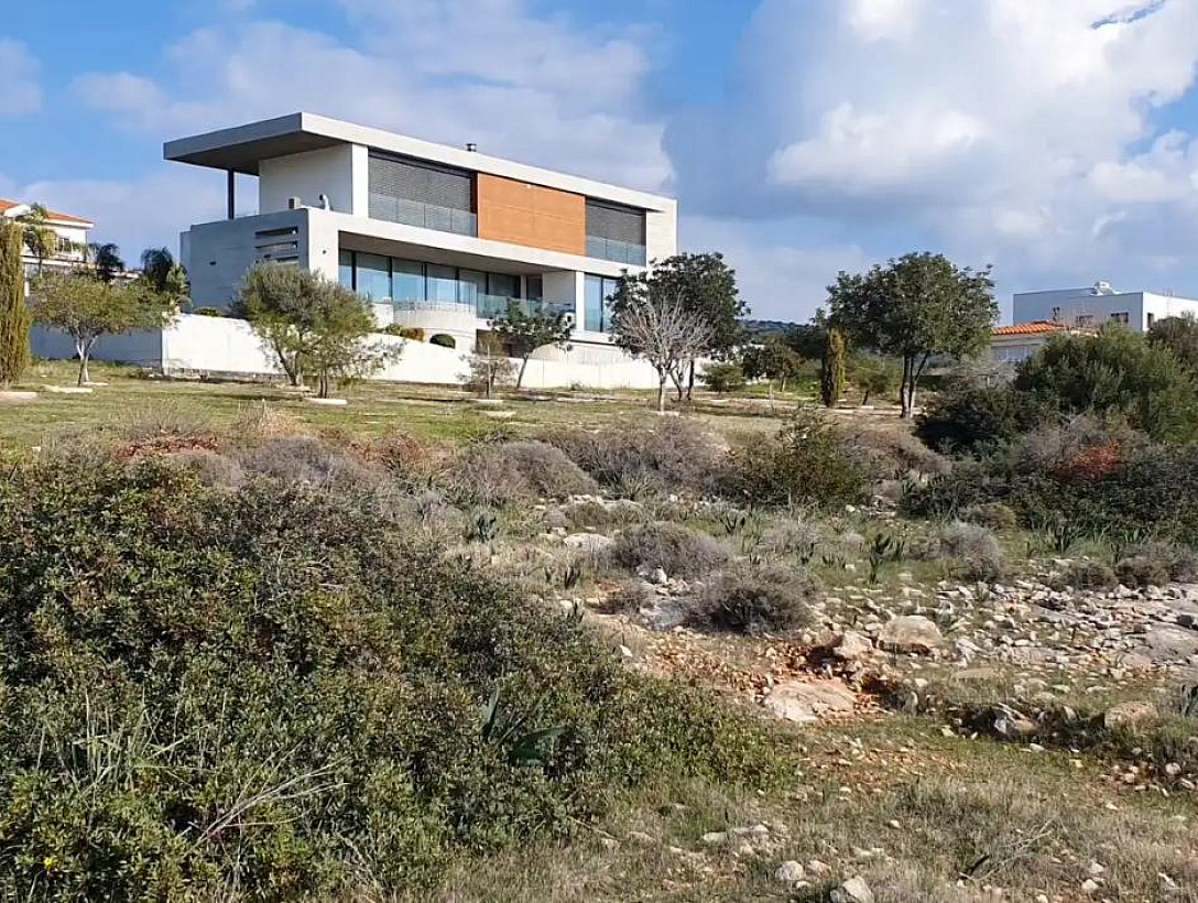 Land in Limassol