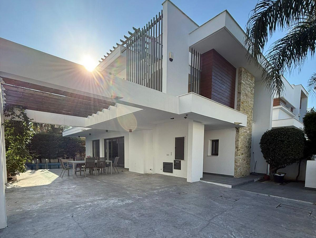 Вилла в Ларнаке