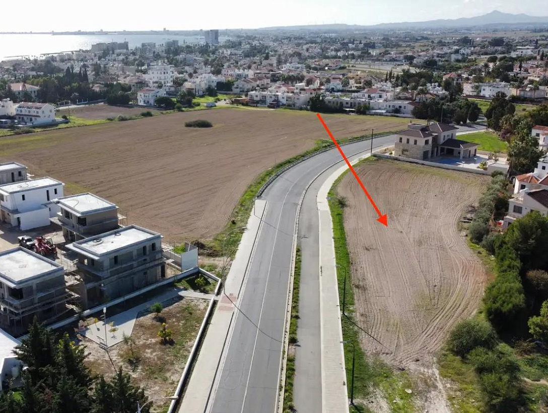 Земля в Ларнаке