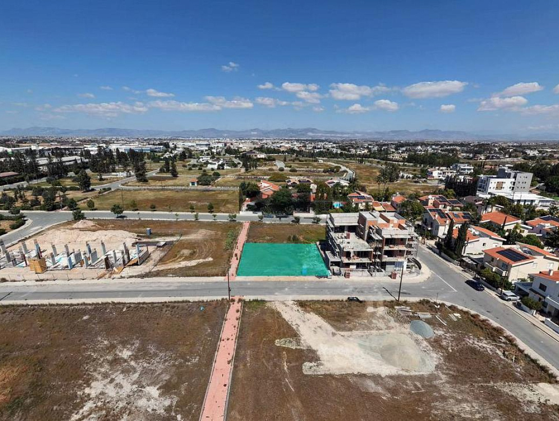 Земля в Никосии