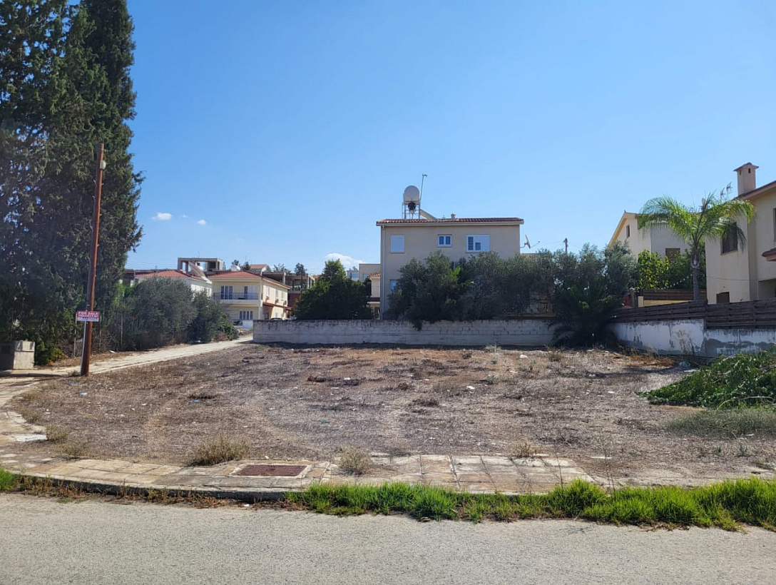 Земля в Никосии