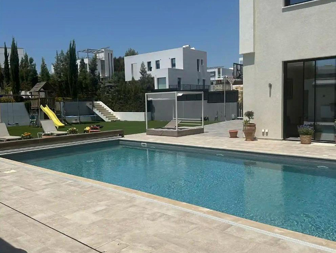 New villa in Limassol