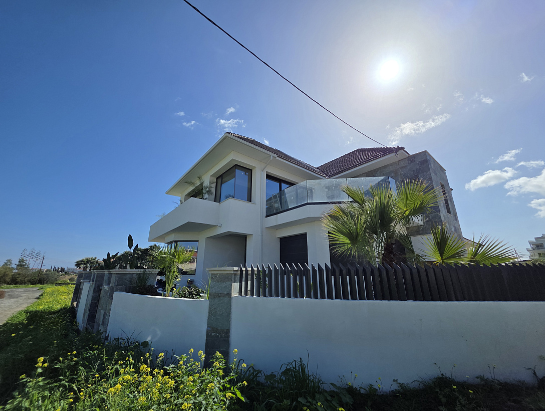 New villa in Larnaca