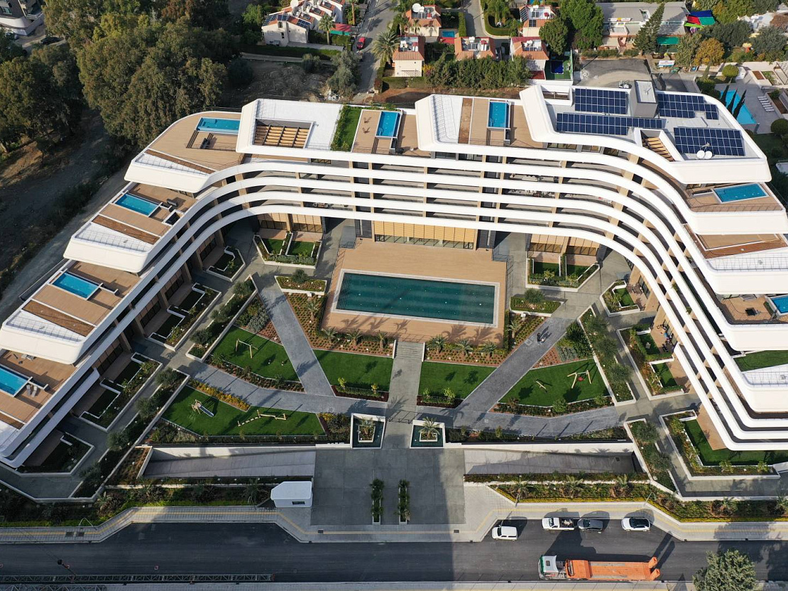 Eden Roc Residence A